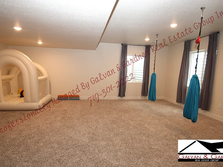 9803 Blaurock Dr — Photo 21