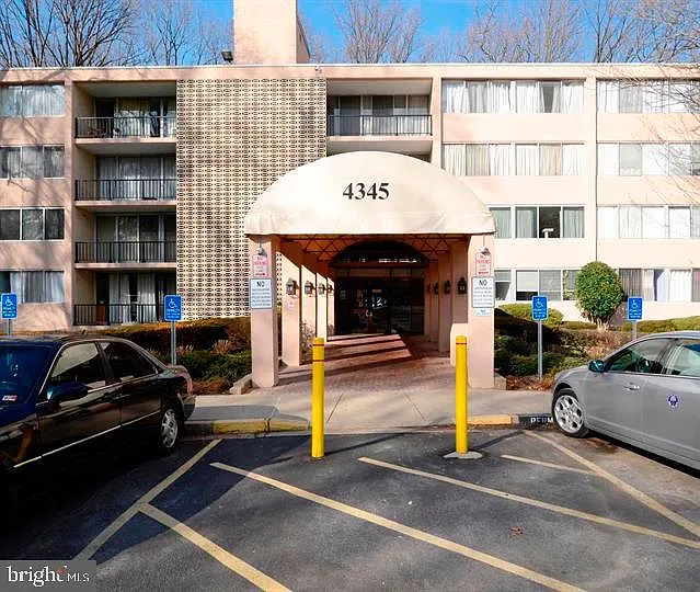 2 bed, 1.5 bath, 938 sqft, $2,100 — Photo 1