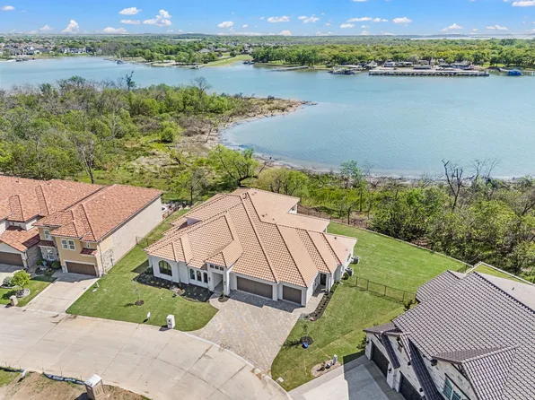 9065 Lakeside Dr, Fort Worth, TX 76179