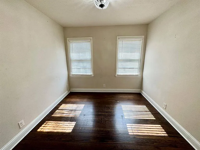 112 Savannah St — Photo 5