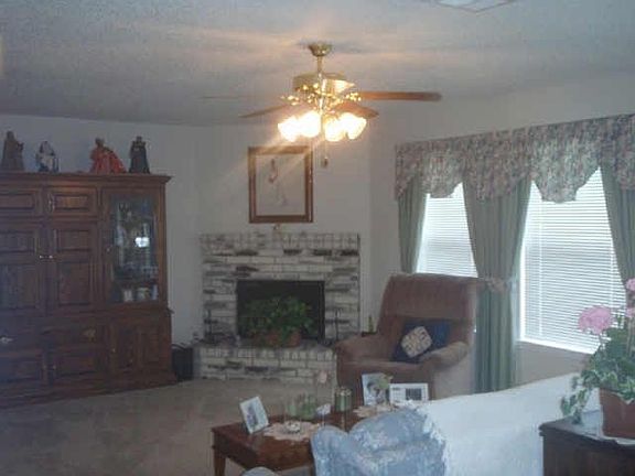 2nd image of 1721 Creekpark Trl