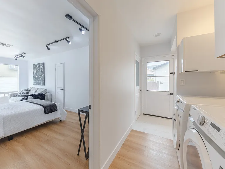 2522 Armacost Ave — Photo 11