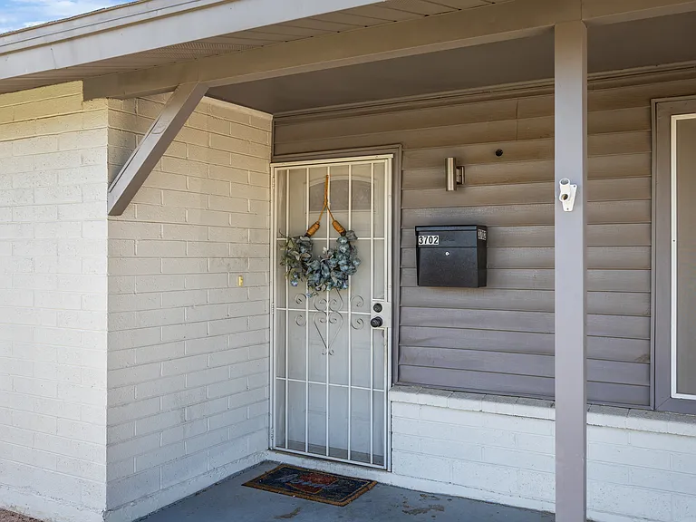 3702 W Tuckey Ln — Photo 4