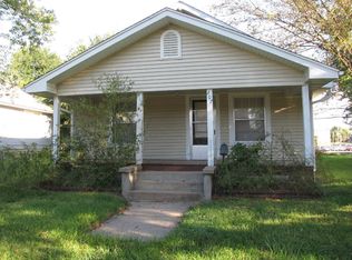 207 W 3rd St, Eldon, MO 65026