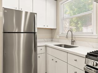 Modern 2 Bedroom in Alameda w/ Parking!, Alameda, CA 94501