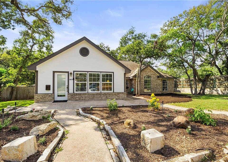 2nd image of 809 Dewberry Dr