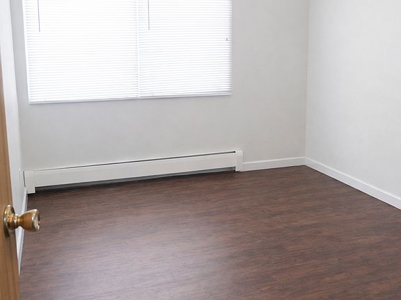 4th image of 800 University Ave SE #11