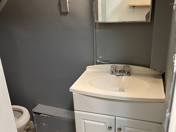 5th image of 89 King St E #7