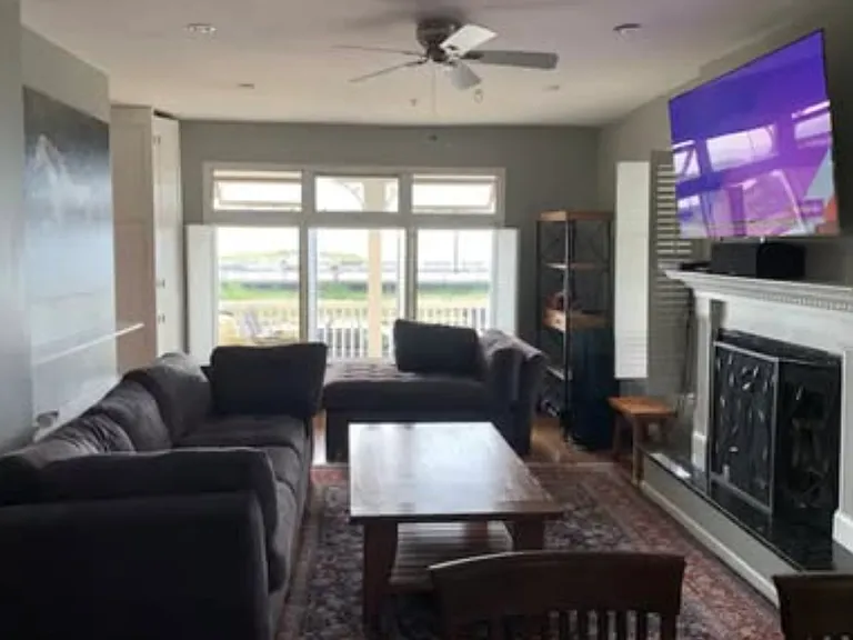 28 Ocean Ave #1 — Photo 3
