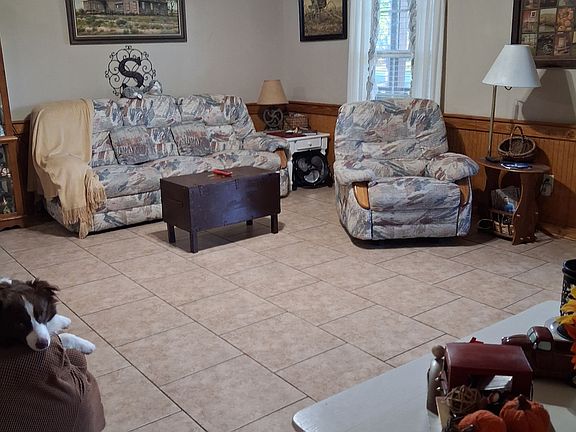 5th image of 463 Brock Rd