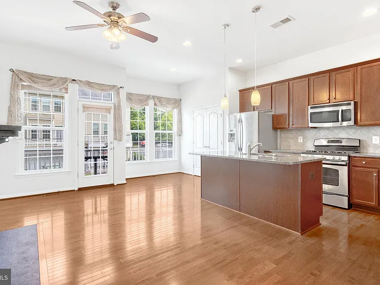 22653 Vienna Green Ter — Photo 14