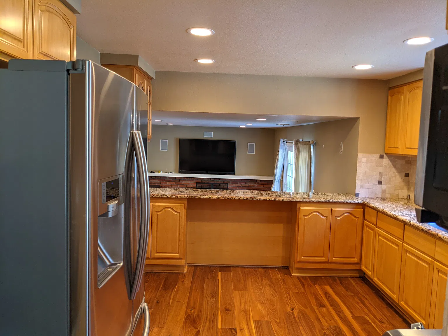 4 bed, 2.5 bath, 1773 sqft, $4,950 — Photo 3