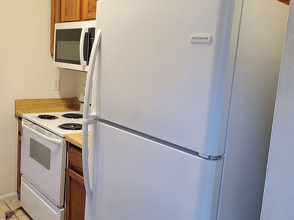 5th image of 1266 Montecello Dr APT A
