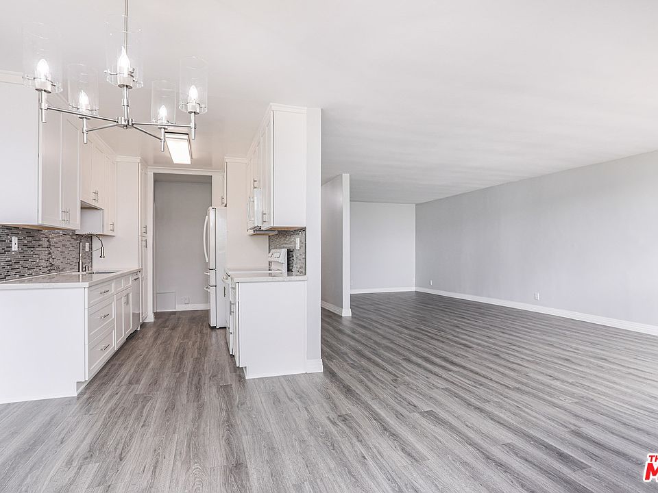 1st image of 530 S Barrington Ave APT 109