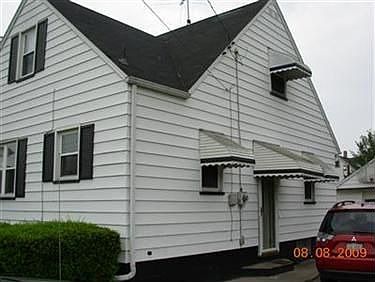 2nd image of 229 Gladstone St