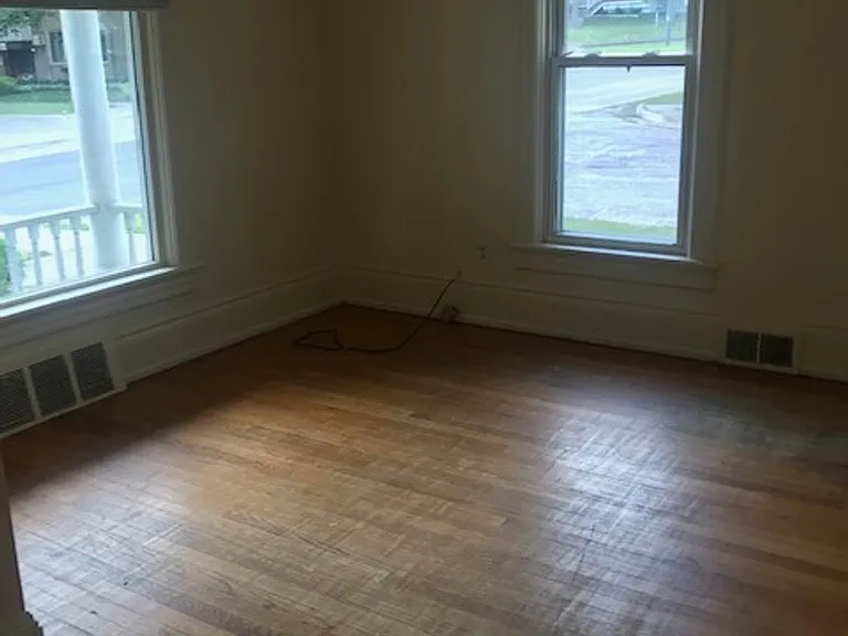518 Washtenaw Ave — Photo 6