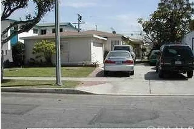 9702 Redfern Ave — Photo 27