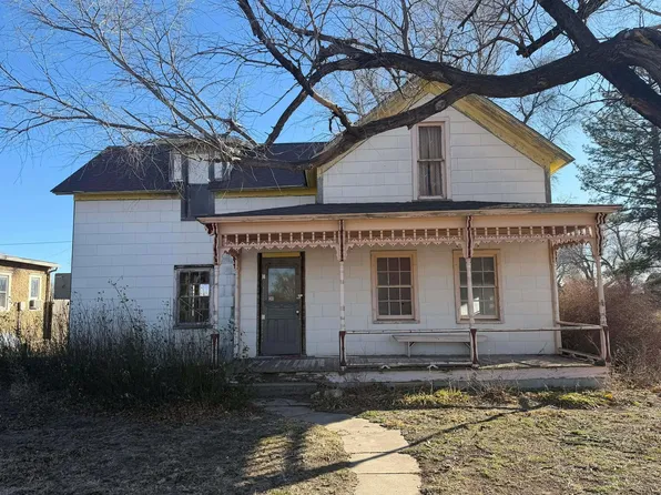120 N School St, Ness City, KS 67560