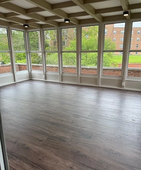 Embassy House Apartments — Photo 52