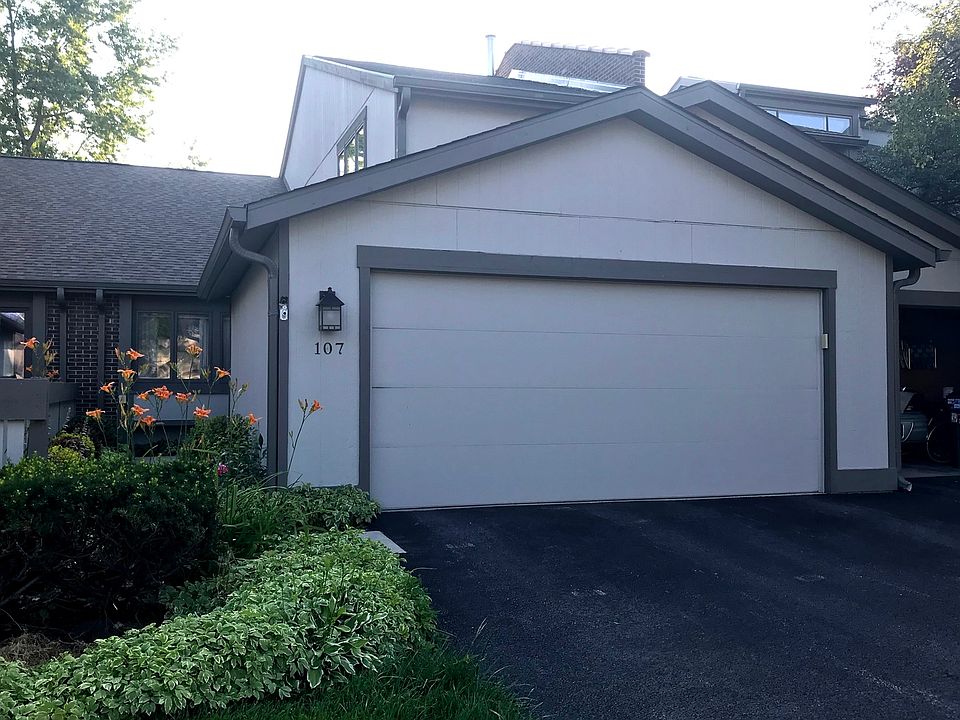 1st image of 107 Ginger Ct #107
