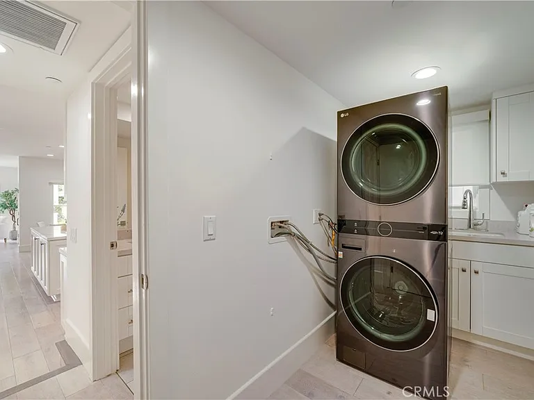 608 Heliotrope Ave — Photo 26