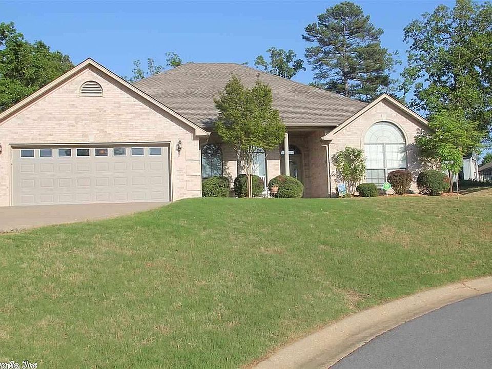 1st image of 31 Ozark Dr