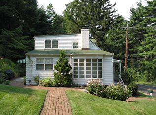 67 Wolver Hollow Rd, Upper Brookville, NY 11545