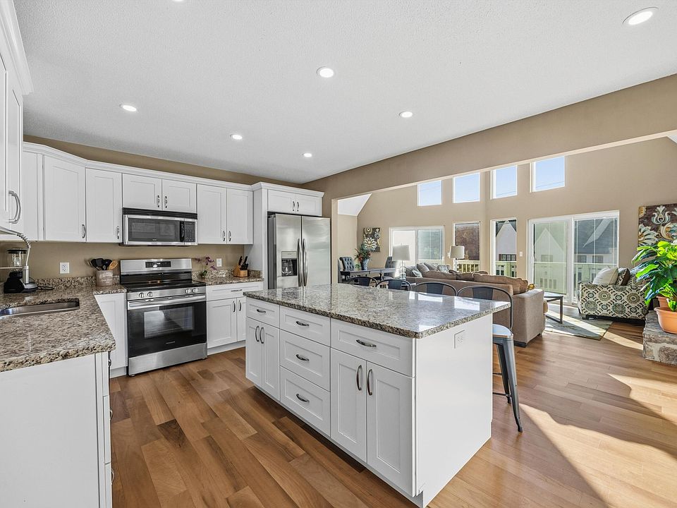 1st image of 4913 Shoreline Dr