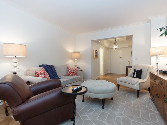 3rd image of 220 Madison Ave #3CD