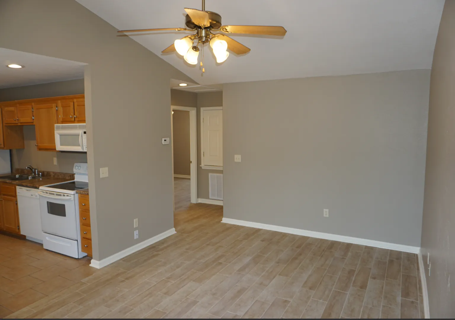 1600 Latourette Drive — Photo 4