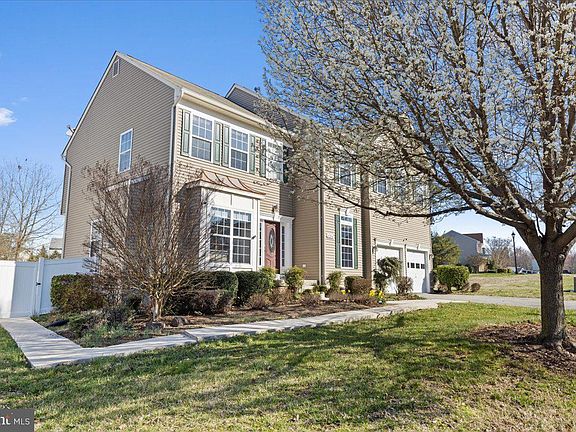 3rd image of 47314 Willow Wood Dr