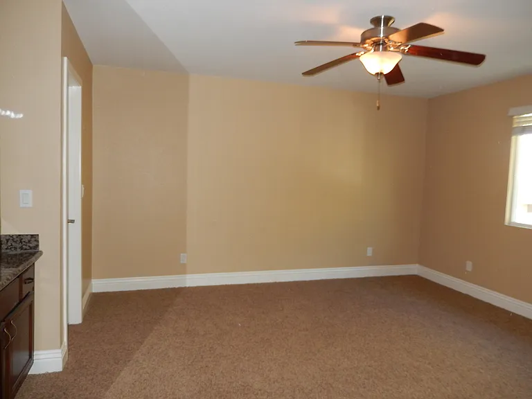 1133 Persimmon Ave #10 — Photo 13