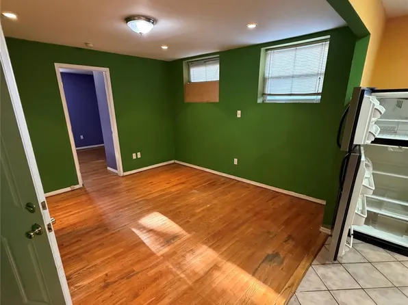 54-01 69th St #1, Maspeth, NY 11378