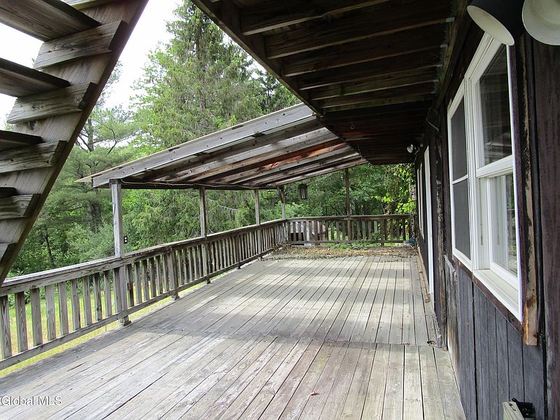 4th image of 208 Bassler Road