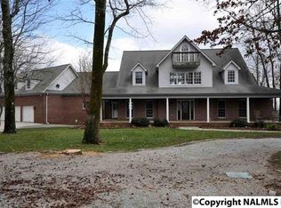 3102 Panorama Dr SE, Huntsville, AL 35801