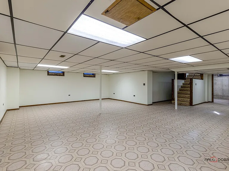2450 Chas Dr — Photo 25