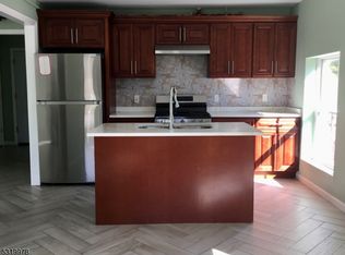 128 Main St #1, Chester, NJ 07930