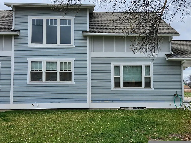 2333 Northern Lights Dr — Photo 2