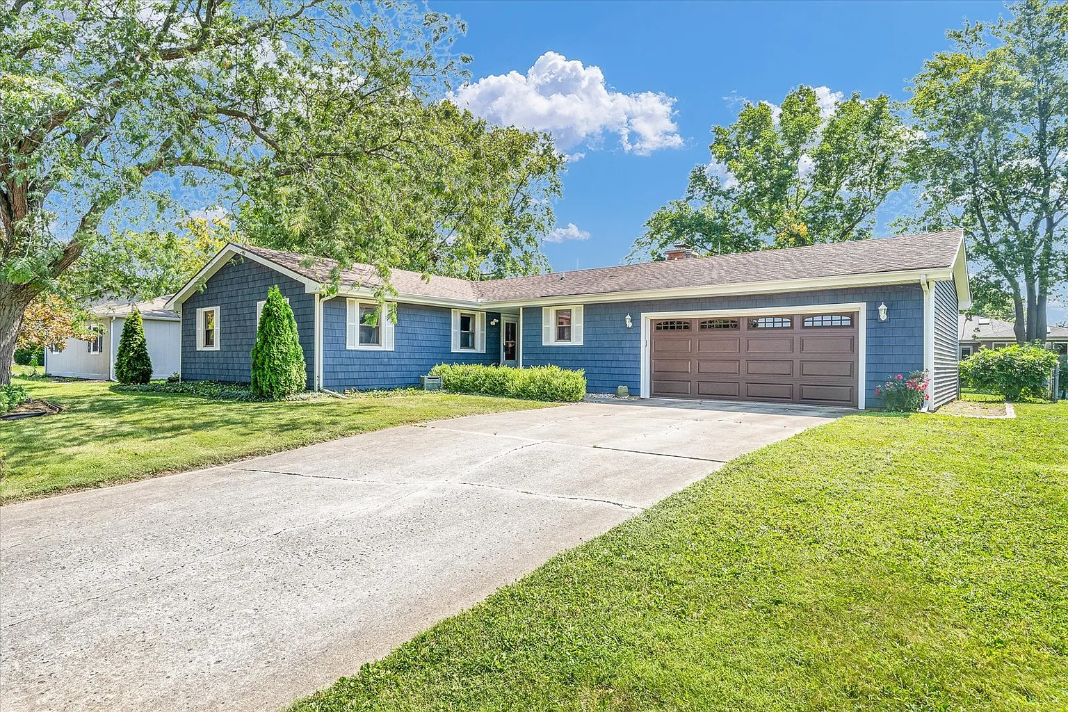 3403 Halifax Dr photo 1