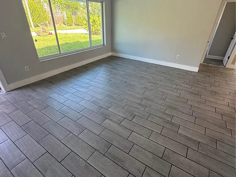 5778 SE Pine Ave — Photo 5