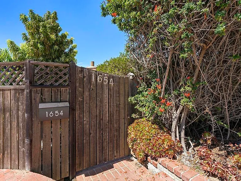 1654 Camino Del Mar #UPPER — Photo 3