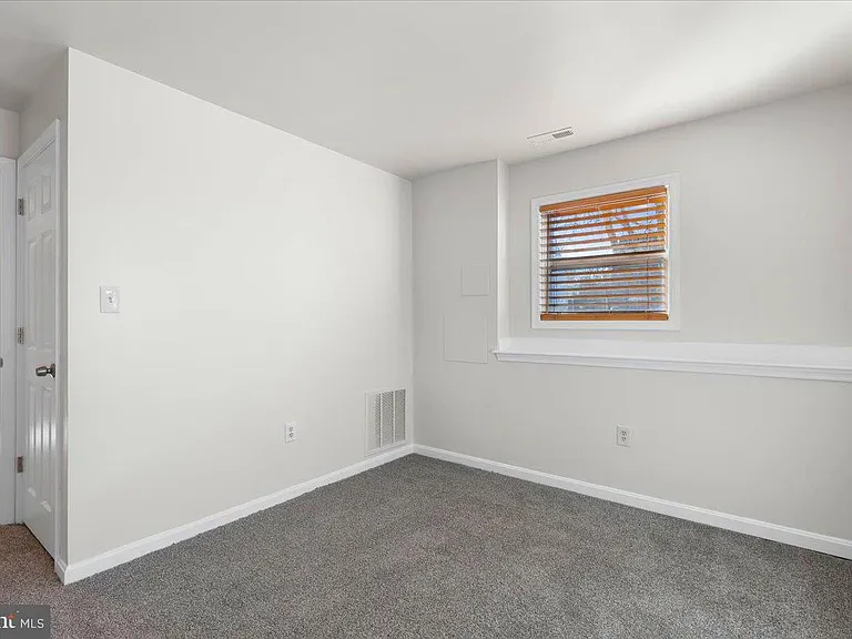 3742 8th St — Photo 23