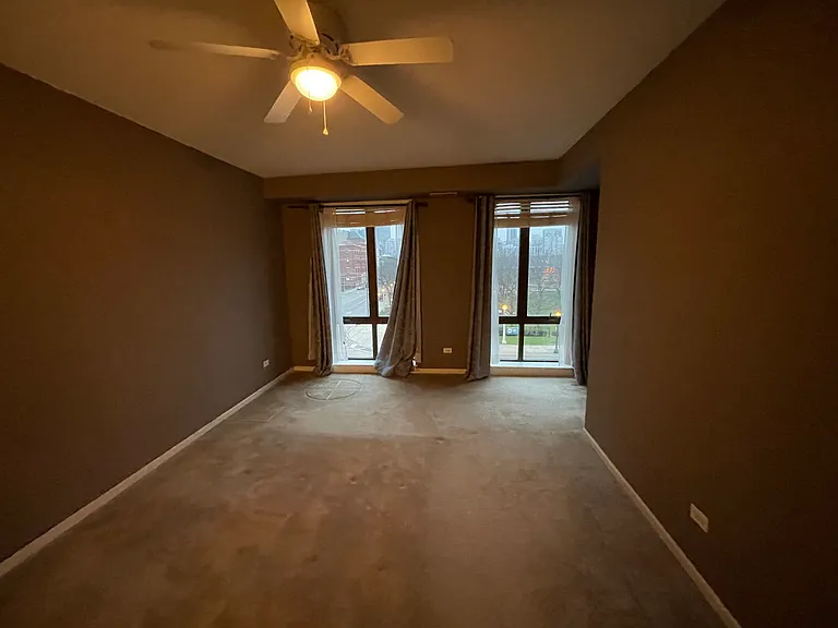 343 W Old Town Ct #301 — Photo 18