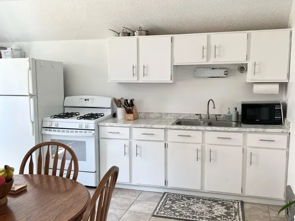 200 1st Ave S APT 2, South Saint Paul, MN 55075