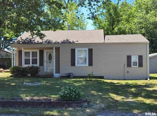 837 Meadowbrook Rd, Mount Vernon, IL 62864