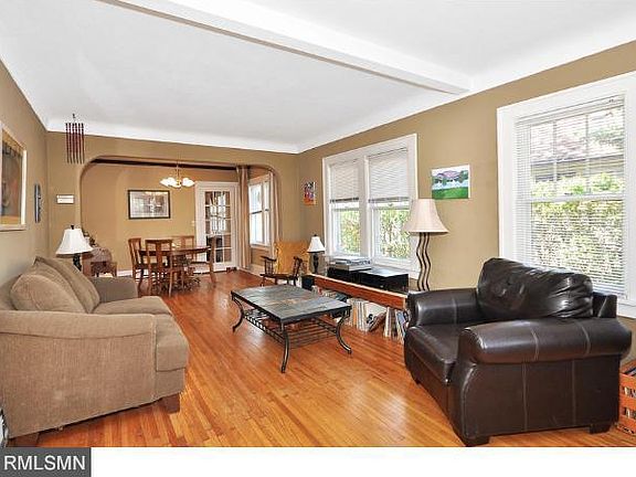 3rd image of 1038 Pacific St