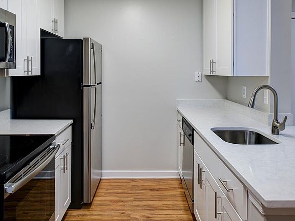 2nd image of 3937 Penshurst Ln #6B204
