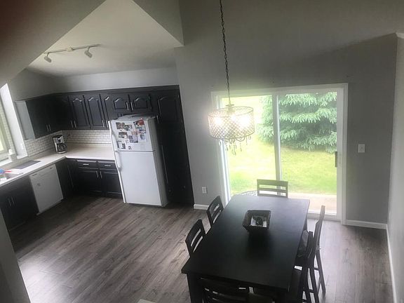 5th image of 415 E Woodridge Dr