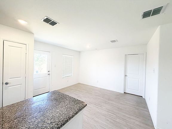 5th image of 7855 Rutherford Ln