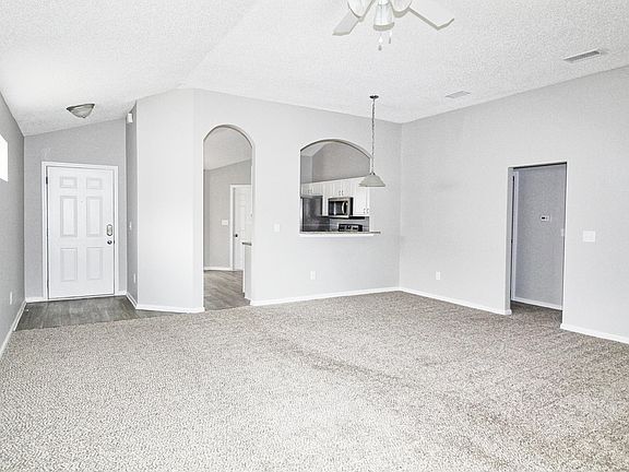 3rd image of 2928 Mikris Dr E